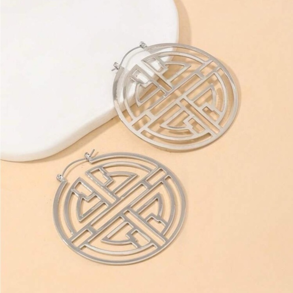 ✨NEW Elegant Silver tone Geometric Earrings - Picture 3 of 5